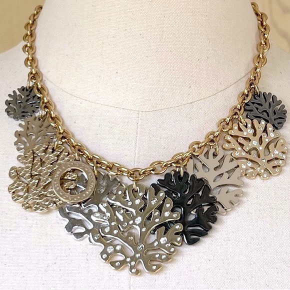 NWOT Coach Tri-Color Pave Coral Multi Disk Statement Necklace - Picture 10 of 14